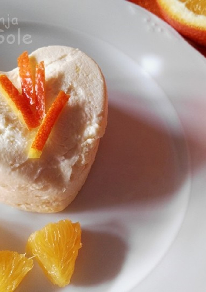 Una foto de Bavarois de naranja