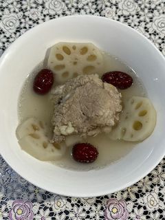 Hình của món SP.0949 - Sườn Hầm Củ Sen & Táo Đỏ.