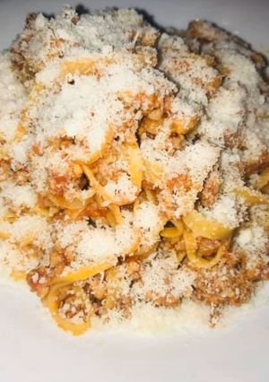 O poză a rețetei Tăițel de casă cu sos ragù bolognese.