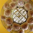 Flor de pancitos con camembert