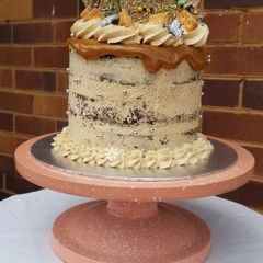Peppermint caramel crisp cake 6" A picture of Peppermint caramel crisp cake 6".