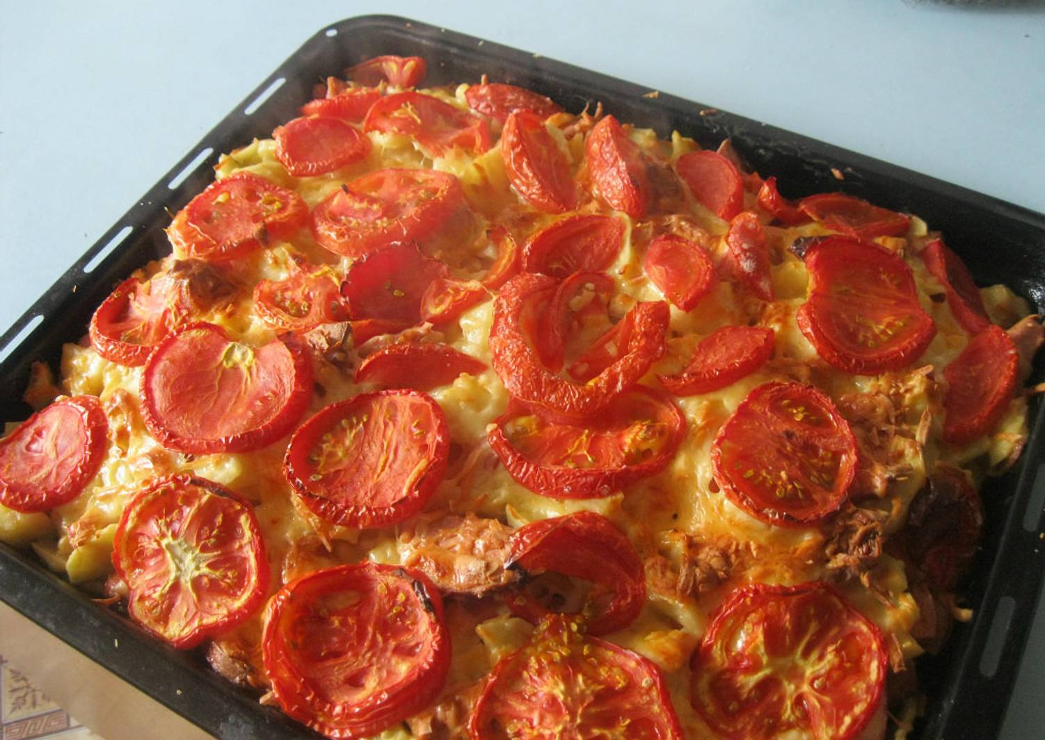 фото пиццы в домашних условиях в духовке с фото с колбасой и сыром и помидорами фото 25