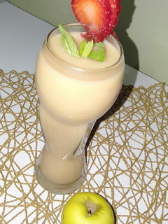صورة لوصفة عصير تفاح 🍏 وفراولة 🍓