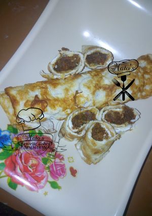 A picture of Fried egg rolls.