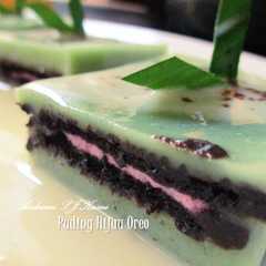 A picture of Puding Hijau Oreo.