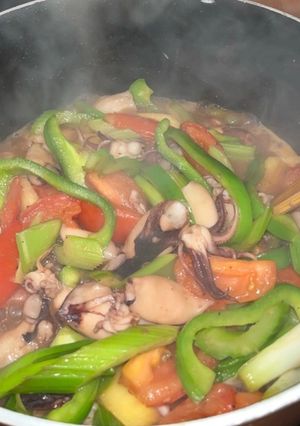 Foto de Ensopado de lulas com legumes
