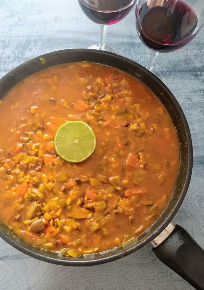 Una foto de Arroz meloso con verduras y magro