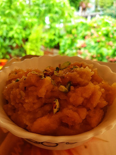 सूजी बेसन का हलवा(suji besan ka halwa recipe in hindi) रेसिपी मुख्य फोटो