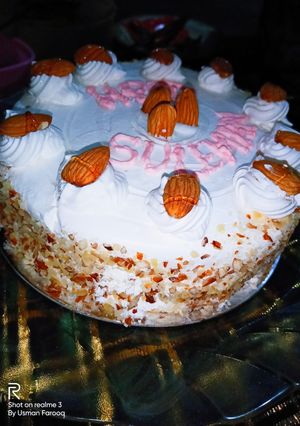 A picture of Fresh cream Cake.