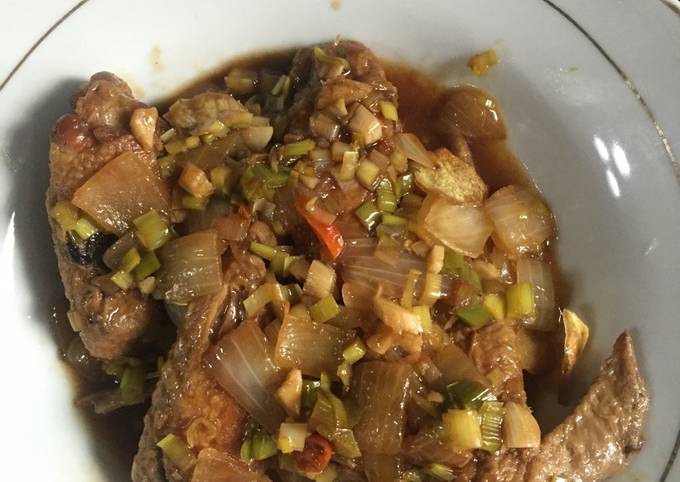 Langkah Mudah untuk Menyiapkan Ayam Saus Inggris Anti Gagal