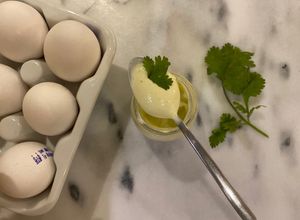 Una foto de Mayonesa de huevo cocido con cilantro