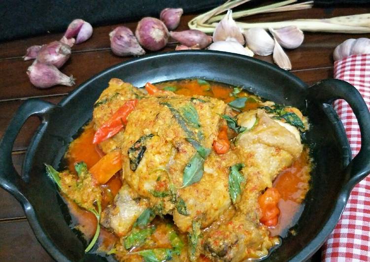 Bagaimana Menyiapkan Ayam Woku khas Minahasa, Lezat