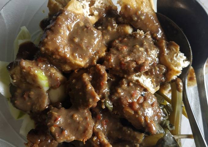 Resep Sambel rujak  cingur  khas  surabaya  oleh Gendis 