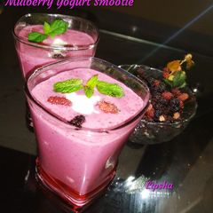 A picture of Mulberry Yogurt Smootie.