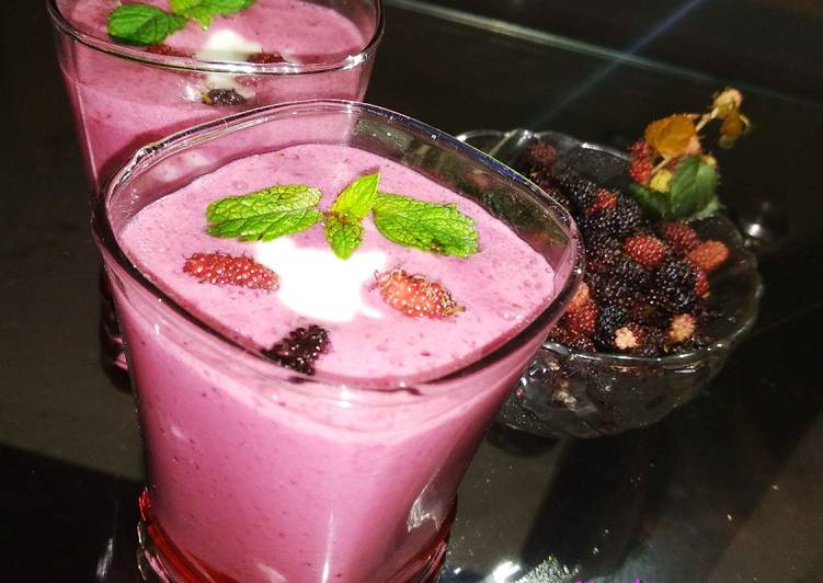 Recipe of Favorite Mulberry Yogurt Smootie