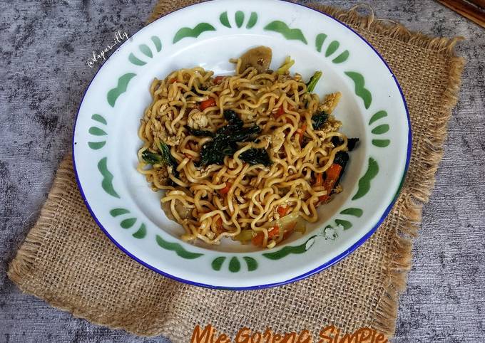 Resep Mie Goreng Simple Oleh Dapur Illy - Cookpad