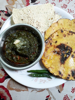 सरसों का साग (Sarson ka saag recipe in Hindi) रेसिपी मुख्य फोटो