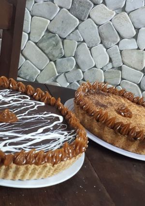 Una foto de Tarta bombón (2) y tarta de coco