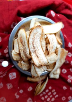 કેળા વેફર (Banana Wafer Recipe In Gujarati) રેસીપી મુખ્ય ફોટો