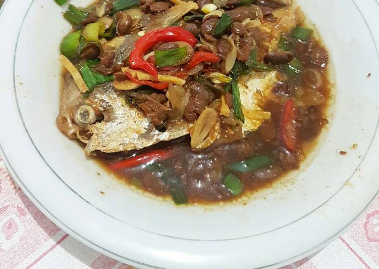 Ikan bawal tauco