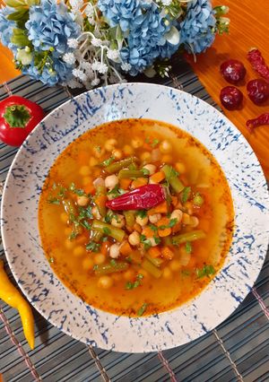 Csicseriborsó leves zöldségekkel 🥕🥣 recept fotója