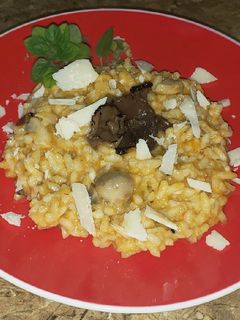 Una foto de Risotto de champiñones y trufas