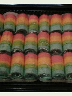 Foto resep Mini Rainbow roll cake/bolu gulung pelangi mini