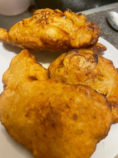 Una foto de Fritos con queso Boliviano