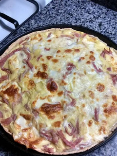 Una foto de Tarta de jamón y queso fácil y riquísima