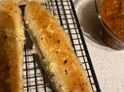 Una foto de masa para pan de ajo