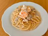 สปาเกตตีซอสครีมเห็ดท็อปปิ้งกุ้งย่างเนย