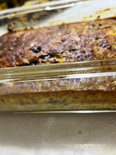 Una foto de Torta de banano con arándanos y queso cottage 👌🏻 una fuente rica en proteína