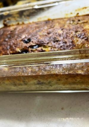 Una foto de Torta de banano con arándanos y queso cottage 👌🏻 una fuente rica en proteína