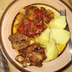 A picture of Boiled Sweet Potatoes with Pepper Sauce.