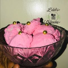A picture of Strawberry Ice cream.