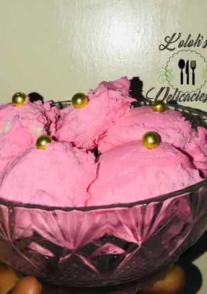 A picture of Strawberry Ice cream.
