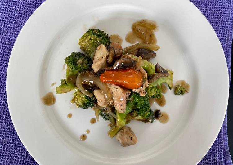 Resep Chicken and Broccoli Stir Fry | Tumis Ayam Brokoli yang Lezat