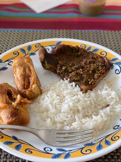 Una foto de Posta en salsa negra