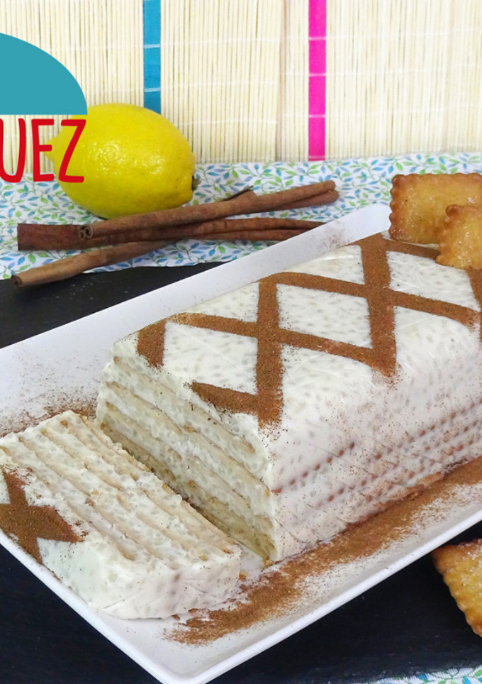 Una foto de Tarta de arroz con leche y galletas