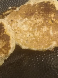Una foto de Panqueques de avena con banana y miel