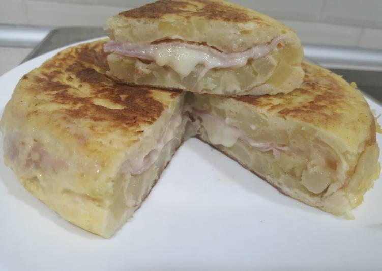 Tortilla rellena de jamón york y queso en Mambo Receta de Patri Recetas Mambo Cookpad