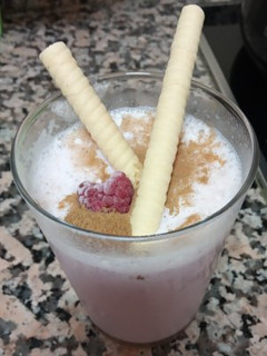 Una foto de Batido de frambuesa y canela