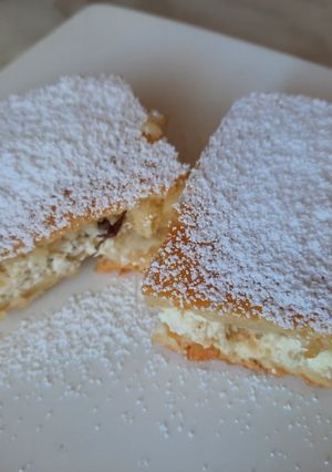 Túrós - mazsolás lepény recept fotója
