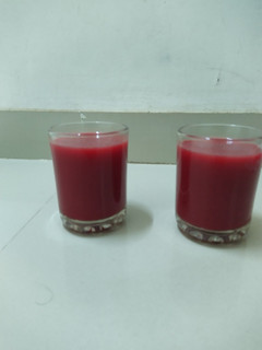 બીટ દૂધી સરગવા નું સૂપ(Beetroot Dudhi Saragva Soup Recipe In Gujarati) રેસીપી મુખ્ય ફોટો