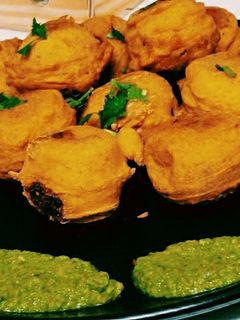 आलू बोंडा (Aloo bonda recipe in hindi) रेसिपी मुख्य फोटो