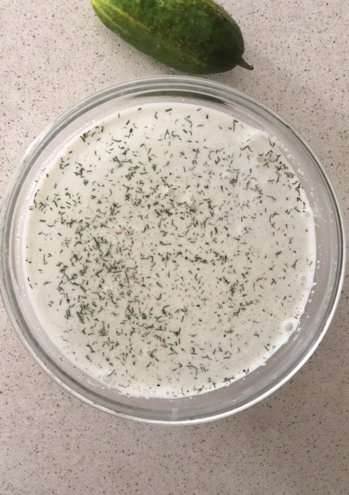Una foto de Tarator, sopa fría de pepino. Receta búlgara ideal para el calor veraniego