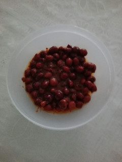 A picture of Bambara beans (izindlubu).
