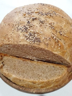 Una foto de Pan Integral (con masa madre y semillas)🥖😋