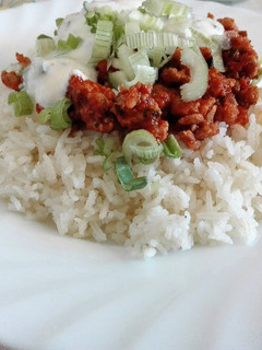 Una foto de Arroz con salsa de yogur