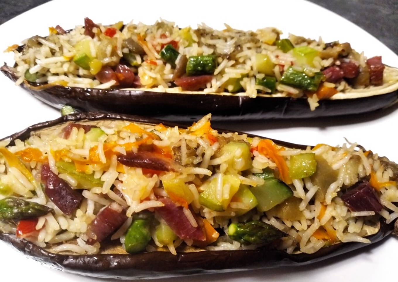 Berenjenas rellenas con arroz basmati y verduras